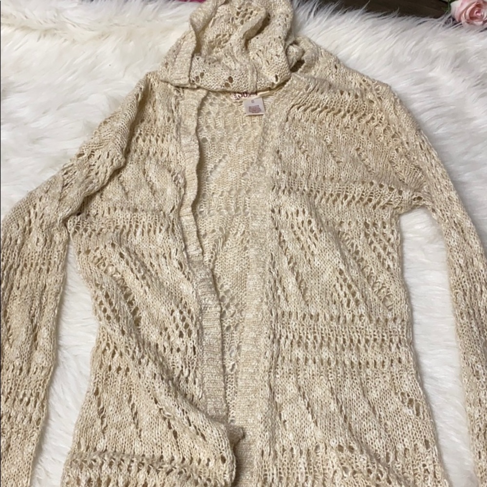 Gold colored cardigan !